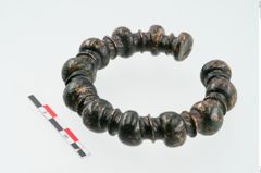 Foto von Bronzeknotenarmreif (NHMW-PRAE-025091)